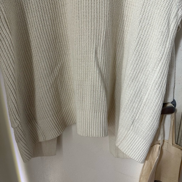 Long knit white cardigan, express size small - Picture 8 of 8